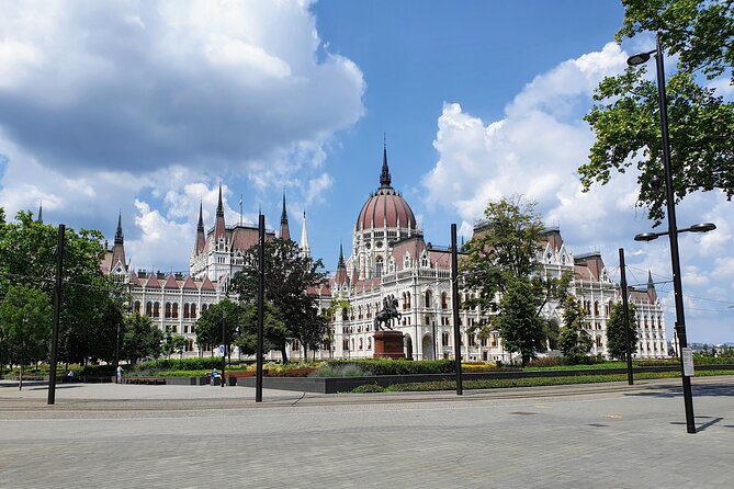 Private city tour by van - The Experience in the Winter and Summer