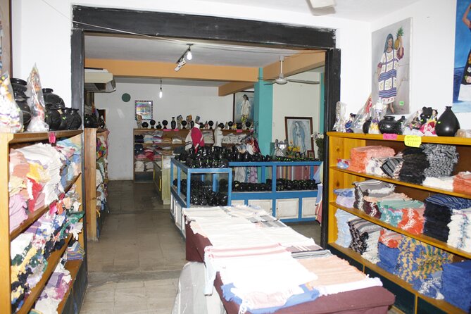 Private. City Tour Huatulco Ht - Strolling through the Main Square and Visiting the Church