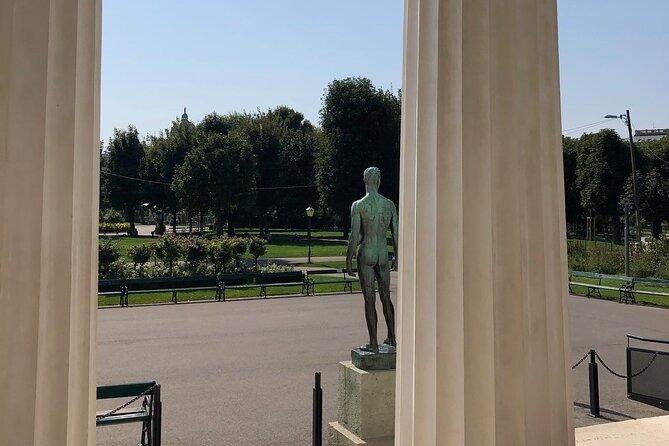 Private city tour in Vienna - Visiting the World-Famous Wiener Staatsoper