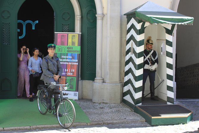 Private City Tour Lisbon Fundamental - Visiting Vantage Points: Miradouro Chao do Loureiro, Santa Luzia, and Portas Do Sol
