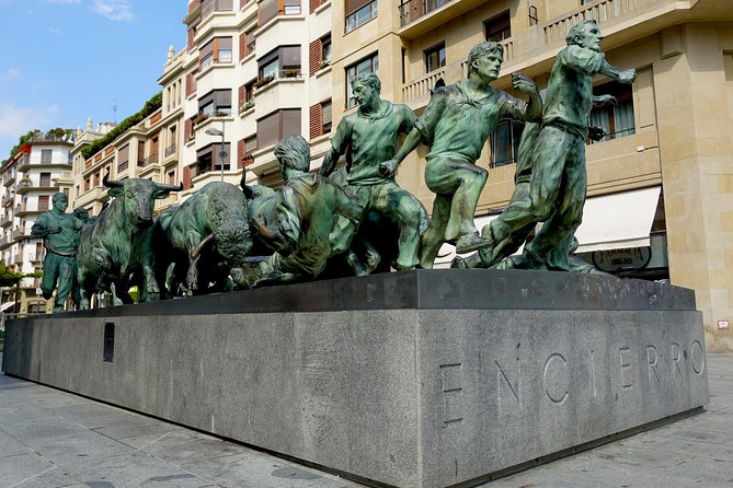 Private City Tour Pamplona - Explore Pamplona’s Iconic Streets and Historic Landmarks