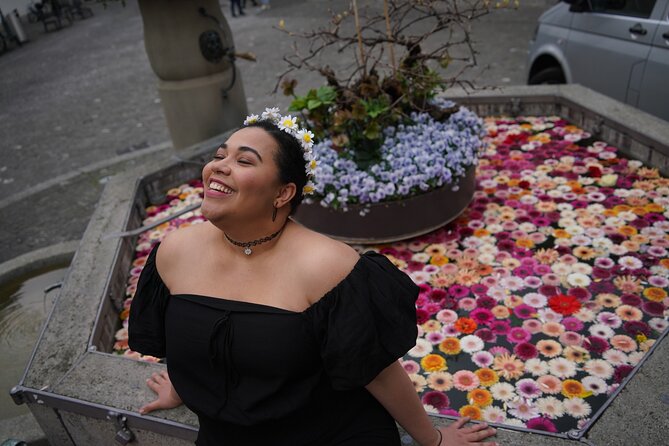 Private City Tour & Photoshoot with a Local in Zurich - Iconic Grossmunster and Its Photogenic Square