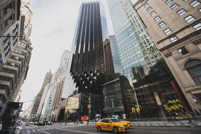 Private Coffee Tour in New York City with Friendly Local Guide - Visiting the Charging Bull and Market Energy