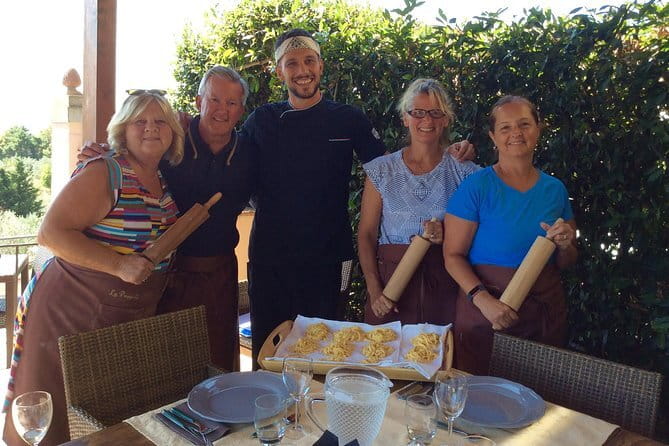 Private Cooking Class in a Florentine Villa with Transfer - Practical Details: Meeting, Timing, and Group Size