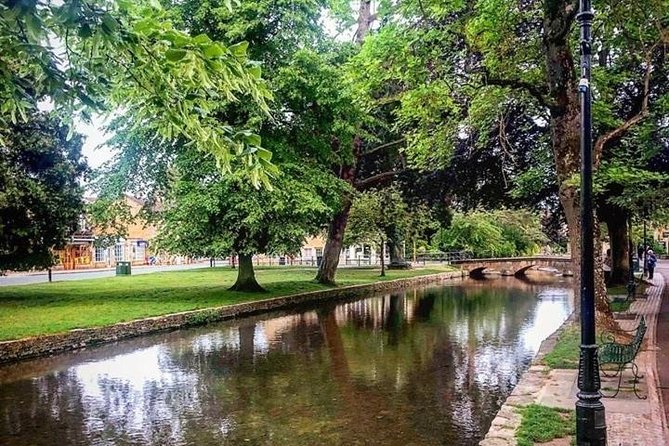 Private Cotswold Village Tour - 4th & 5th guest travel FREE - Scenic Photo Opportunities and Seasonal Highlights