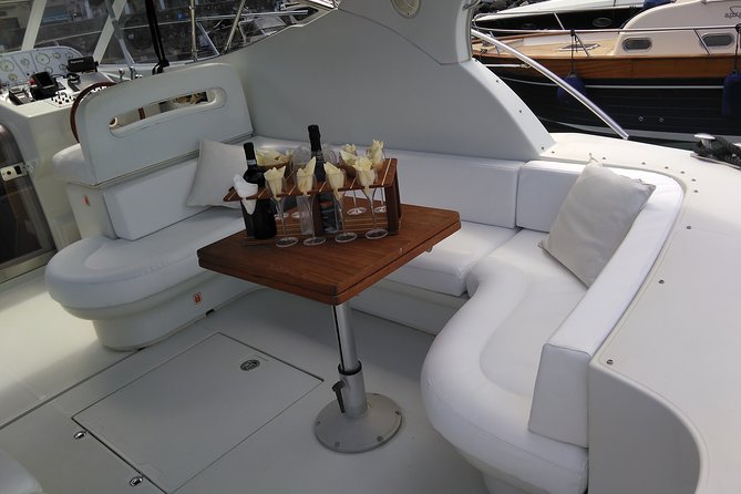 Private Cruise around Capri - yacht 40' - Exploring Capri’s Caves and Coastal Highlights