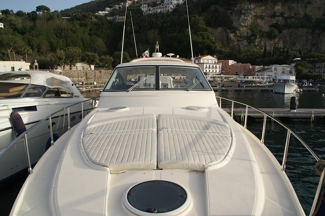 Private Cruise around Capri - yacht 50' - Practical Details for Booking and Participation