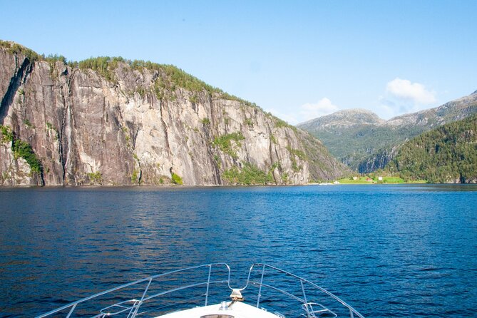 Private cruise - Fjord and waterfalls cruise to Modal- Mostraumen - Making your way to Modalen Municipality
