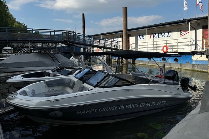 Private cruise on the Seine with Happy Cruise in Paris - Unique Features That Set This Tour Apart