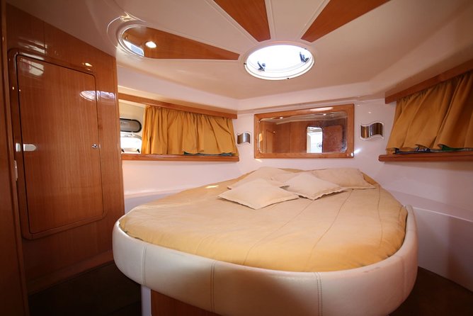 Private Cruise to Capri and Amalfi coast from Sorrento or Capri - yacht 40' - Included Amenities and Special Features