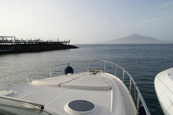 Private Cruise to Capri from Sorrento - yacht 50' - Key Points