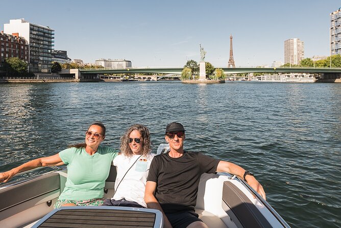 Private Cruise to Discover Paris - Onboard Amenities and Comfort