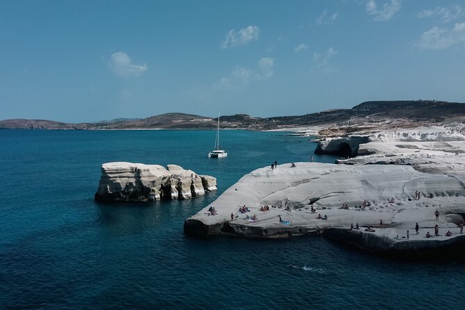 Private Cruise with Speedboat: Milos- Polyaigos- Kimolos - Milos: The Departure Point for a Scenic Speedboat Journey