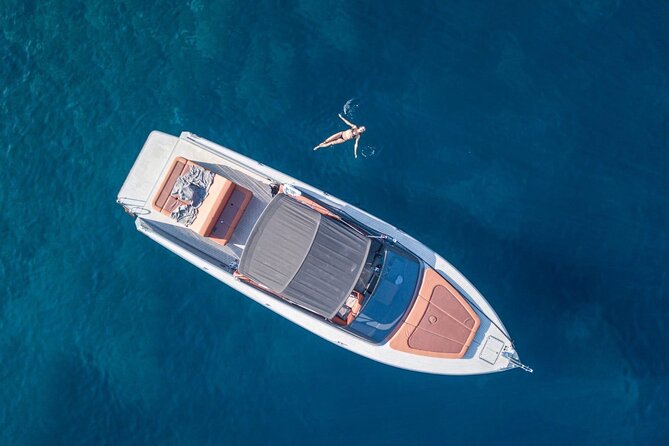 Private Cruising with Axiom Yacht from Hvar - The Experience of the Captain and Crew