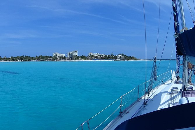 Private Customizable Sailing Tour in Cancun - Key Points