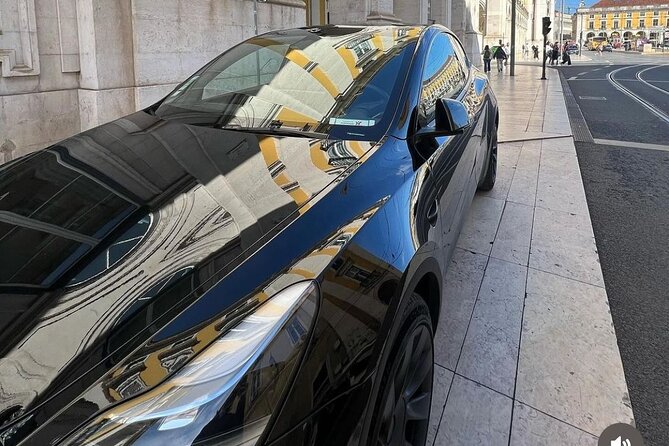 Private Customizable Tour of Lisboa Porto with Transfer - Key Points