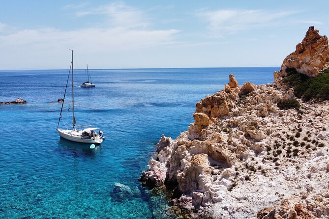 Private Daily Sailing Cruise to Discover the Highlights of Milos - All-Inclusive Food and Drinks on Board