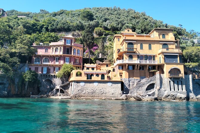 Private daily tour and charter boat from Portofino - Lunch Break in Camogli’s Historic Fishing Village