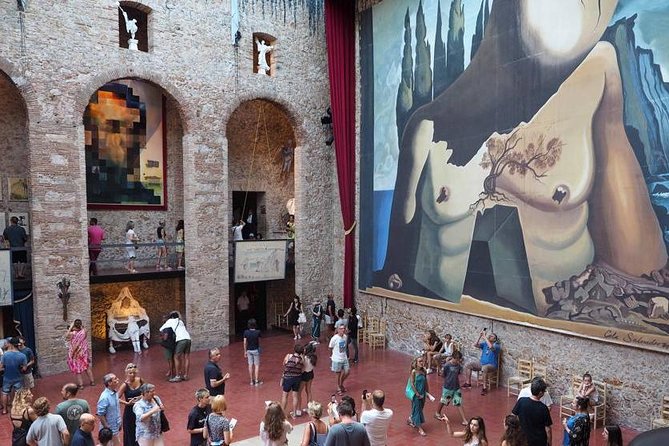 Private Dalí Museum and Tour from Barcelona - From Barcelona to the Surreal World of Dalí