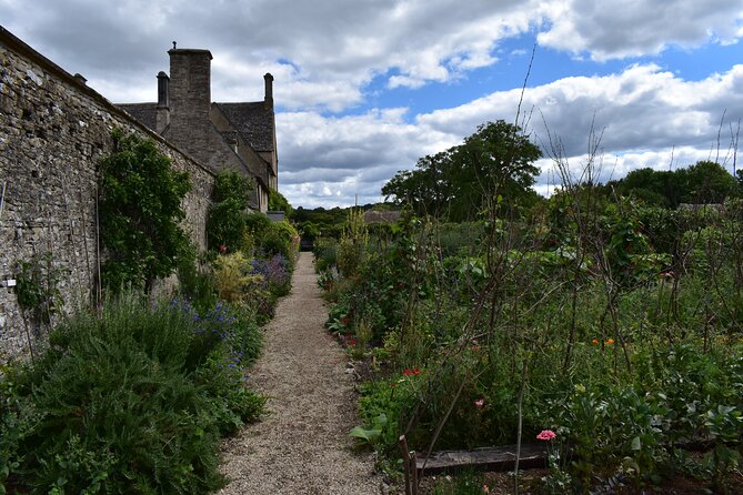 Private Day in the Cotswolds Tour - Discovering Burford: The Quintessential Cotswold Town