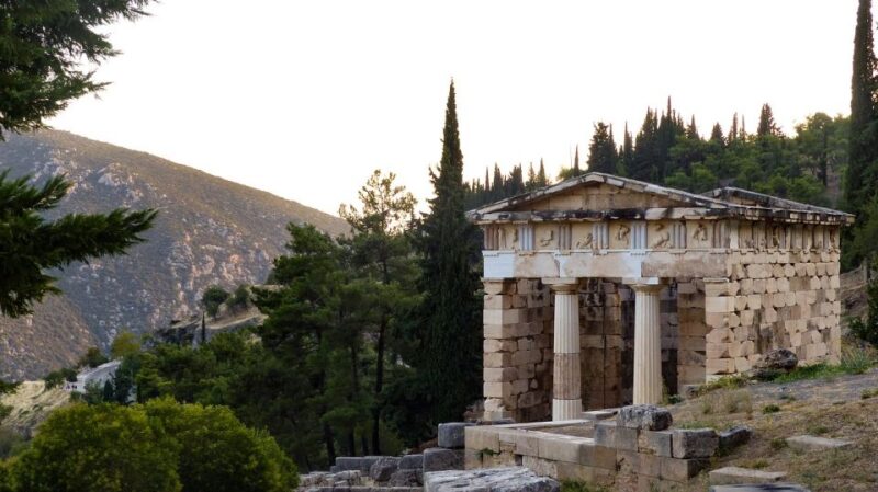 Private Day Tour Delphi and Village of Arachova from Athens - Key Points