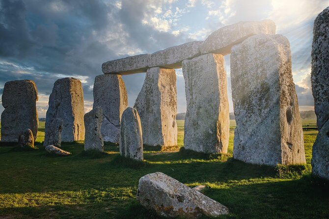 Private Day Tour from Bath to Stonehenge and Salisbury with Pickup - Visiting Old Sarum: The Ancient Fortress