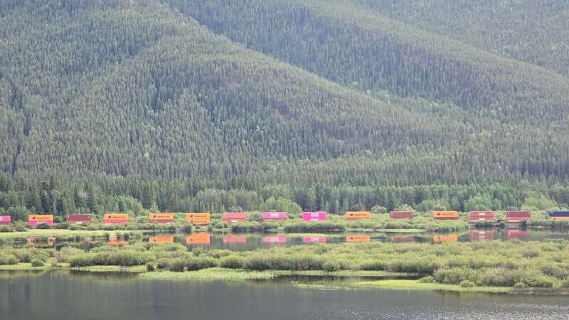 Private Day Tour: Moraine Lake and Lake Louise - Scenic Road Trip to the Canadian Rockies