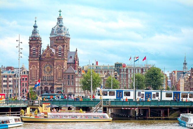 Private Day Tour of Amsterdam's Old Town Highlights by Car - Visiting the Royal Palace and Historic Squares