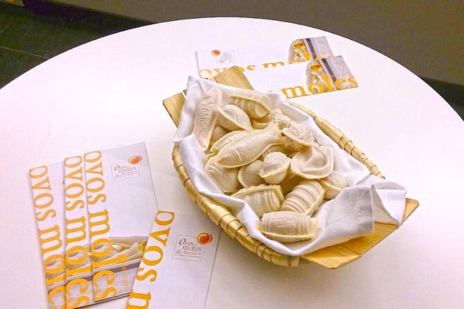 Private day tour of Coimbra and Aveiro from Lisbon - Key Points