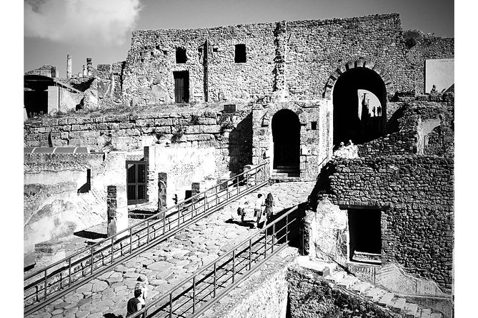 Private Day Tour of Pompeii, Sorrento and Positano with Pick Up - The Role of Guides and Drivers in This Tour