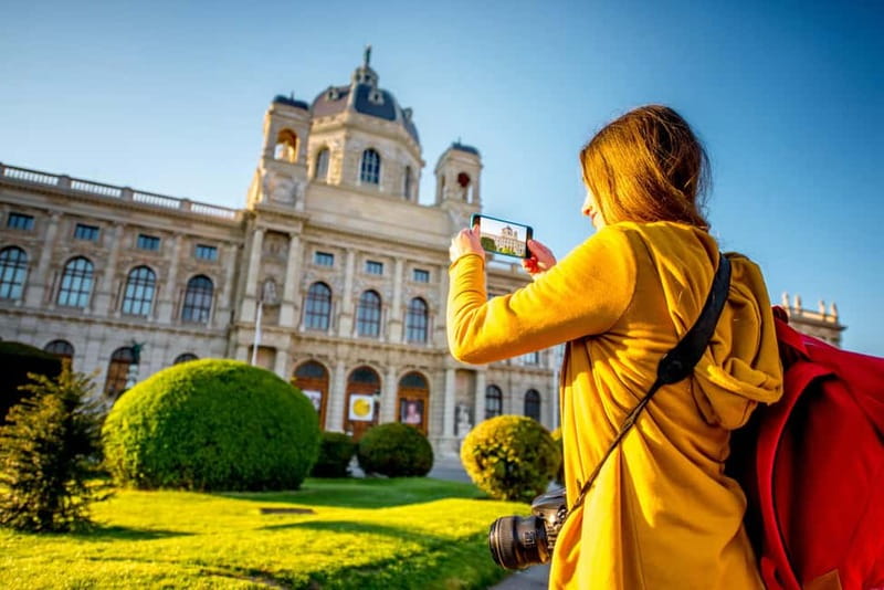 Private day trip: Budapest > Bratislava & Vienna, in English - Enjoy a Scenic Drive and Cultural Highlights in Vienna