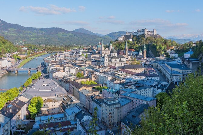 Private day trip from Munich to Eagle's Nest, Salzburg and back - Pickup and Transport in Comfort