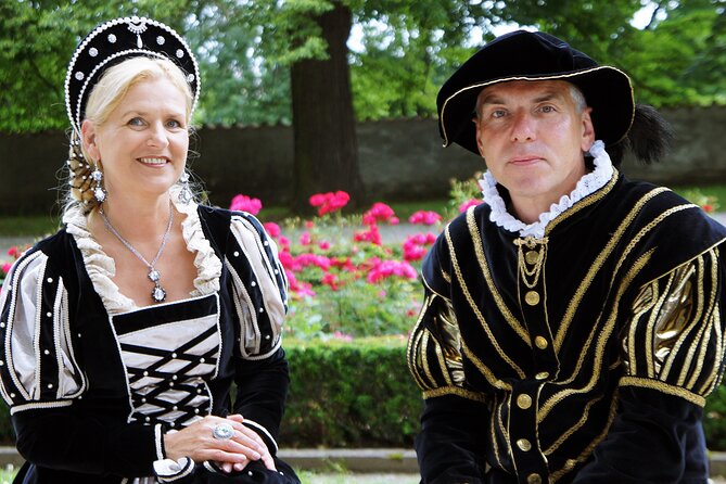 Private Day Trip From Passau To Cesky Krumlov, in English - Walking Through the Historic Town Streets