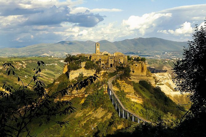 Private Day Trip from Rome to Orvieto and Civita di Bagnoregio - Exploring Orvieto on a Natural Tufa Plateau