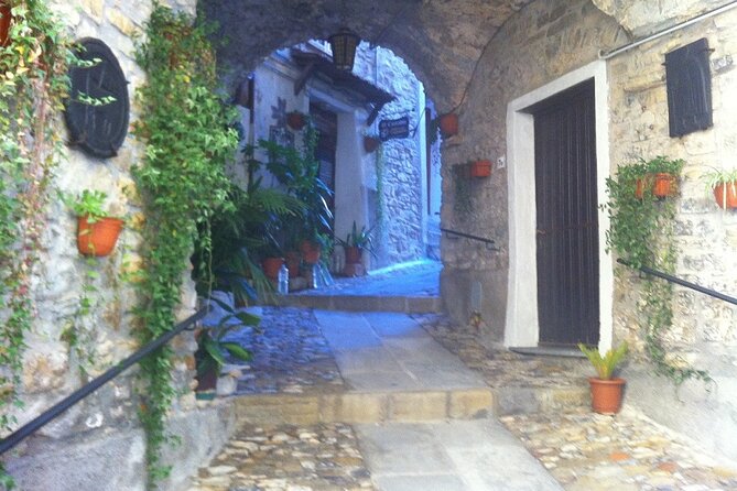 Private Day Trip Italian Riviera - Experience the Vibrant Old Town of Menton