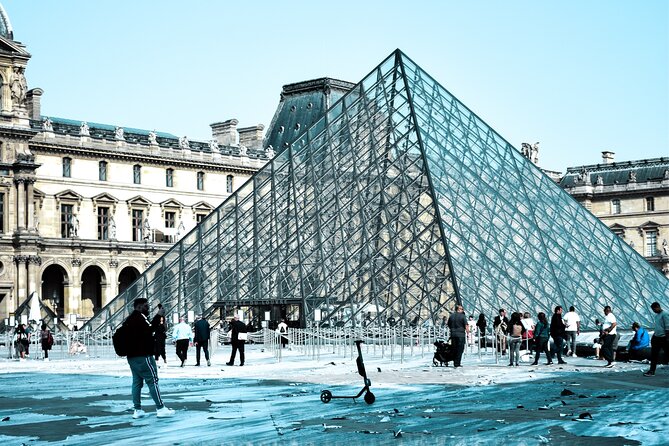 Private day trip: Le Havre to Paris and back, local driver - Discovering Montmartre’s Charm and Panoramas