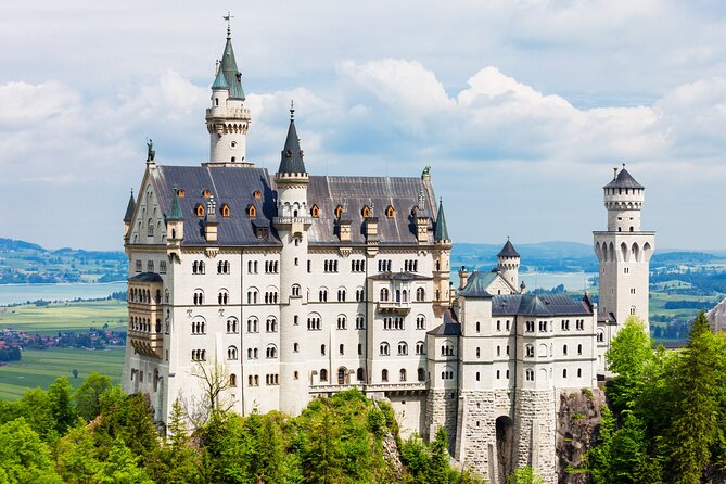Private Day Trip: Munich to Neuschwanstein & Landsberg am Lech - Returning to Munich with Reflection and Relaxation