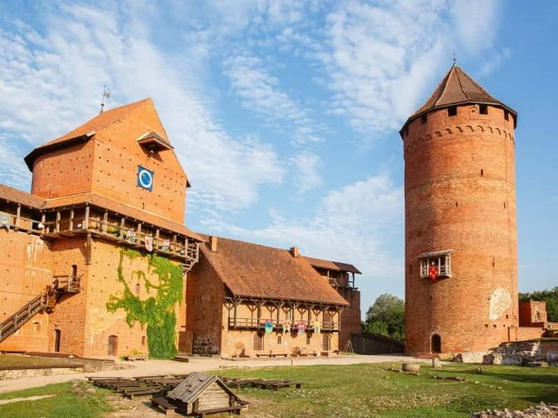 Private Day Trip to Cesis, Sigulda and Turaida Castles - Exploring Cesis Castle: A Medieval Fortress with 800 Years of History