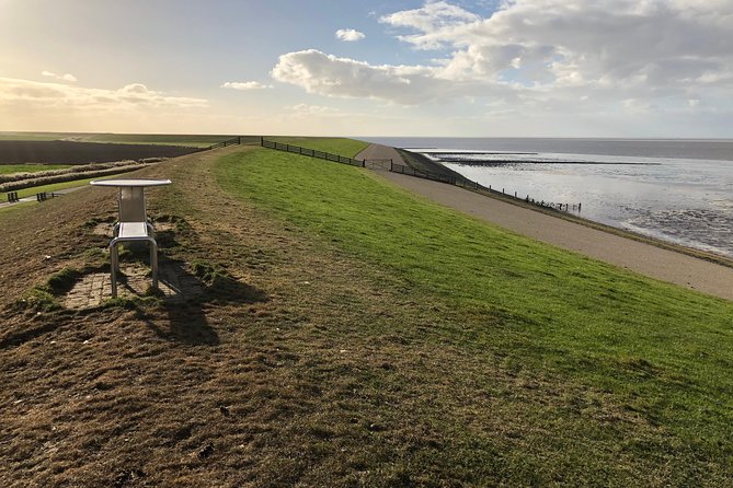 Private daytour from Amsterdam into the Countryside - Discovering the Picturesque Village of Volendam