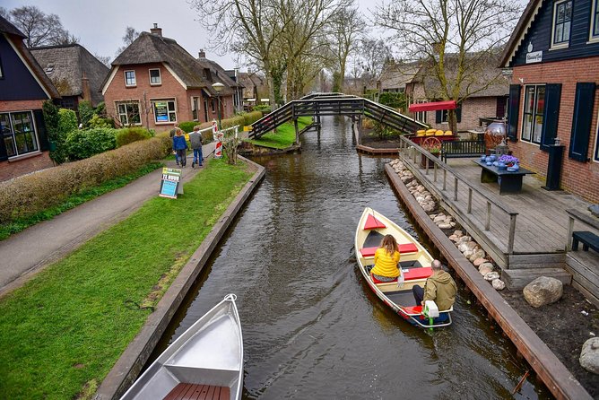 Private Daytrip Giethoorn and Windmills of Zaanse Schans from Amsterdam - Practical Details and Booking Tips