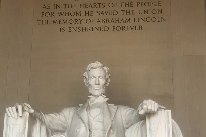 Private DC Guided Bus Tour with Step Off Guide - Remembering the Fallen at the Vietnam Veterans Memorial