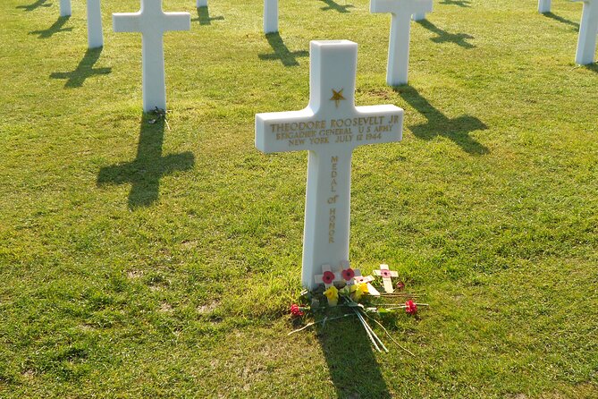 Private DDAY Tour Omaha Beach Normandy - Honoring the Fallen at Cimetiere Americain de Colleville-sur-Mer