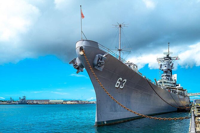 Private Deluxe Arizona Memorial and USS Missouri Battleship Tour - The Significance of King Kamehameha’s Statue