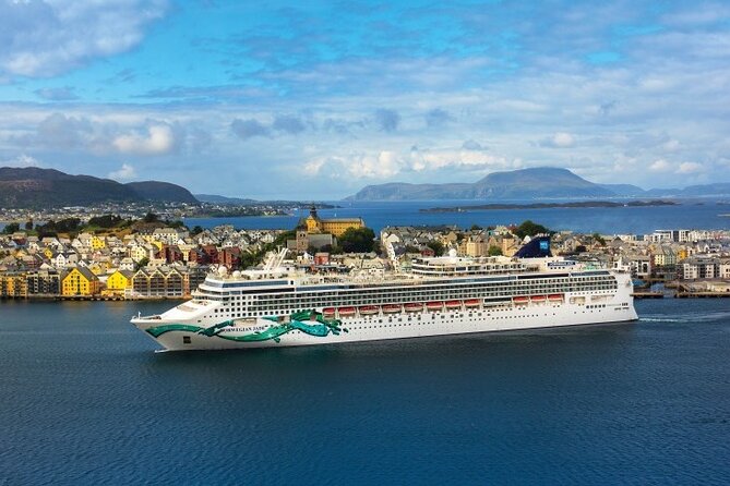 Private Departure Transfer from Athens City (Hotels/Apartments) to Piraeus Port - Meeting Point and Availability