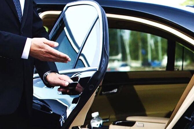 Private Departure Transfer from Paris to CDG or ORLY Airport - Reliable and Punctual Service with Friendly Drivers