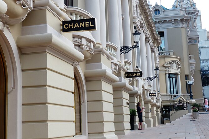 Private direct transfer from Nice to Monaco, local driver - Experience the Comfort of a Well-Maintained Vehicle