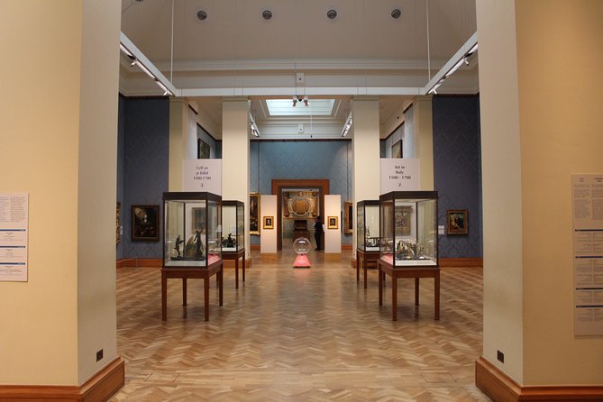 Private Doctor Who Tour of Cardiff and South Wales - The Old Coal Exchange: Filming in Public Spaces