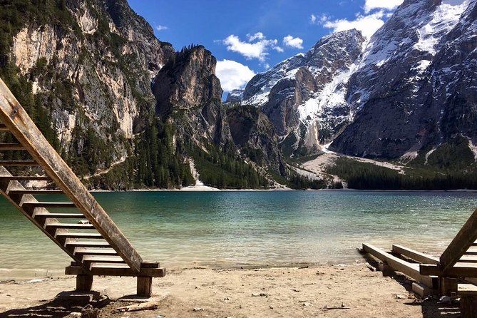 Private Dolomites Day Trip from Venice by Mercedes Van - Admiring the Beauty of Lago di Misurina