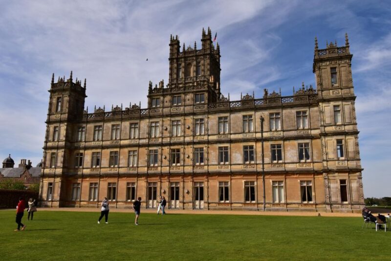 Private Downton Abbey Day Tour, including Highclere Castle - Exploring Bampton: The Real Downton Village