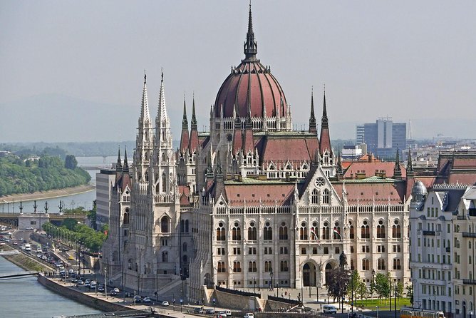 Private Downtown Pest Walking Tour - The Ronald Reagan Statue and Cold War Memory